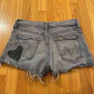 MOTHER Tomcat Kick Fray Heart Pocket Shorts
